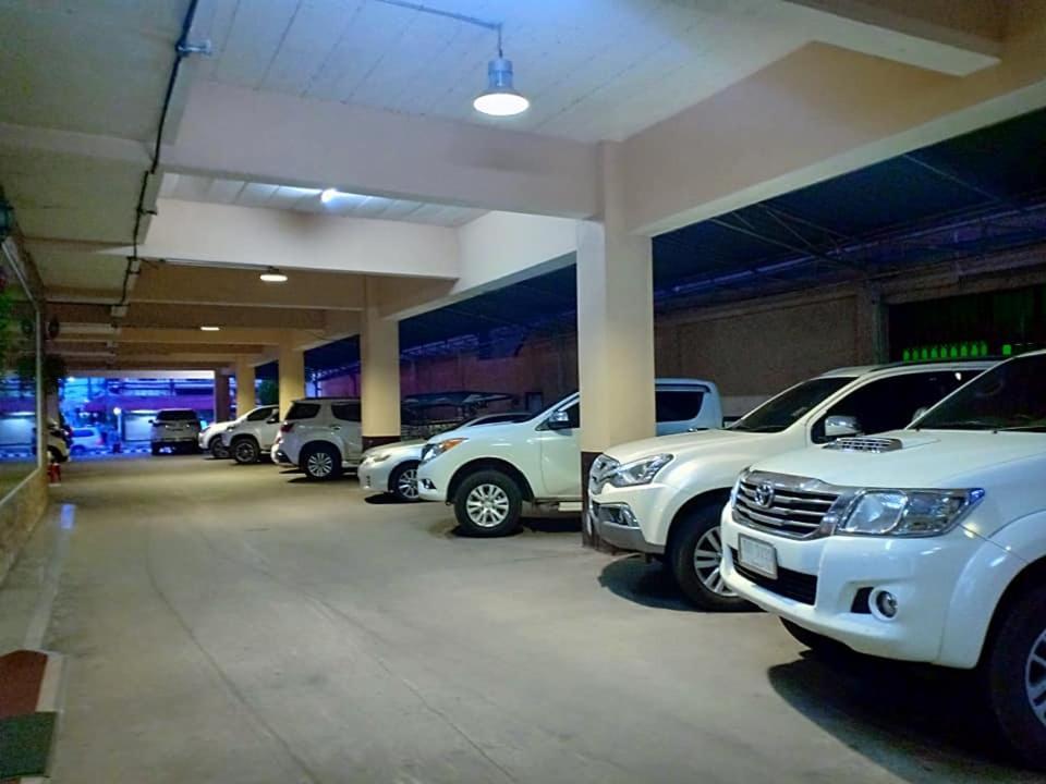 Submukda Phoomplace Hotel Mukdahan Extérieur photo